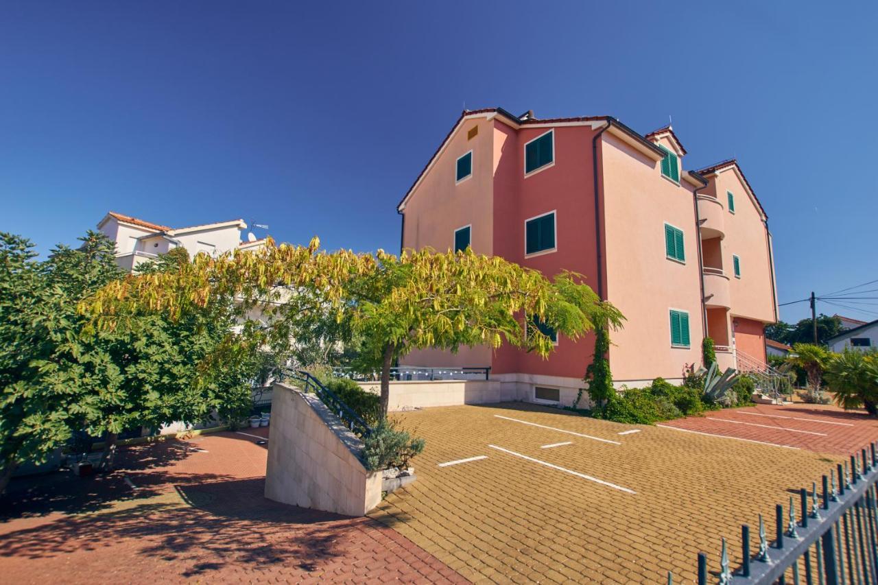 Pansion Hrga Hotel Vodice Exterior foto
