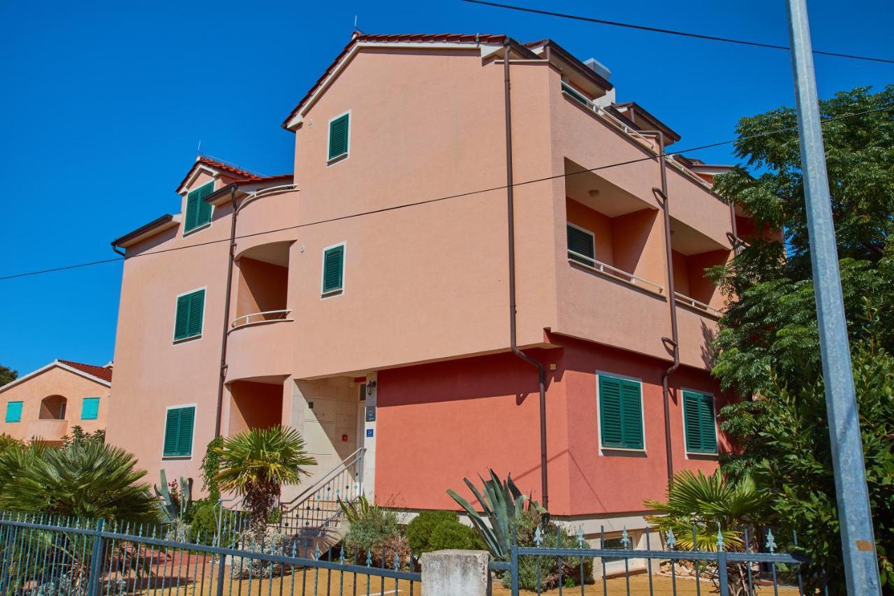 Pansion Hrga Hotel Vodice Exterior foto