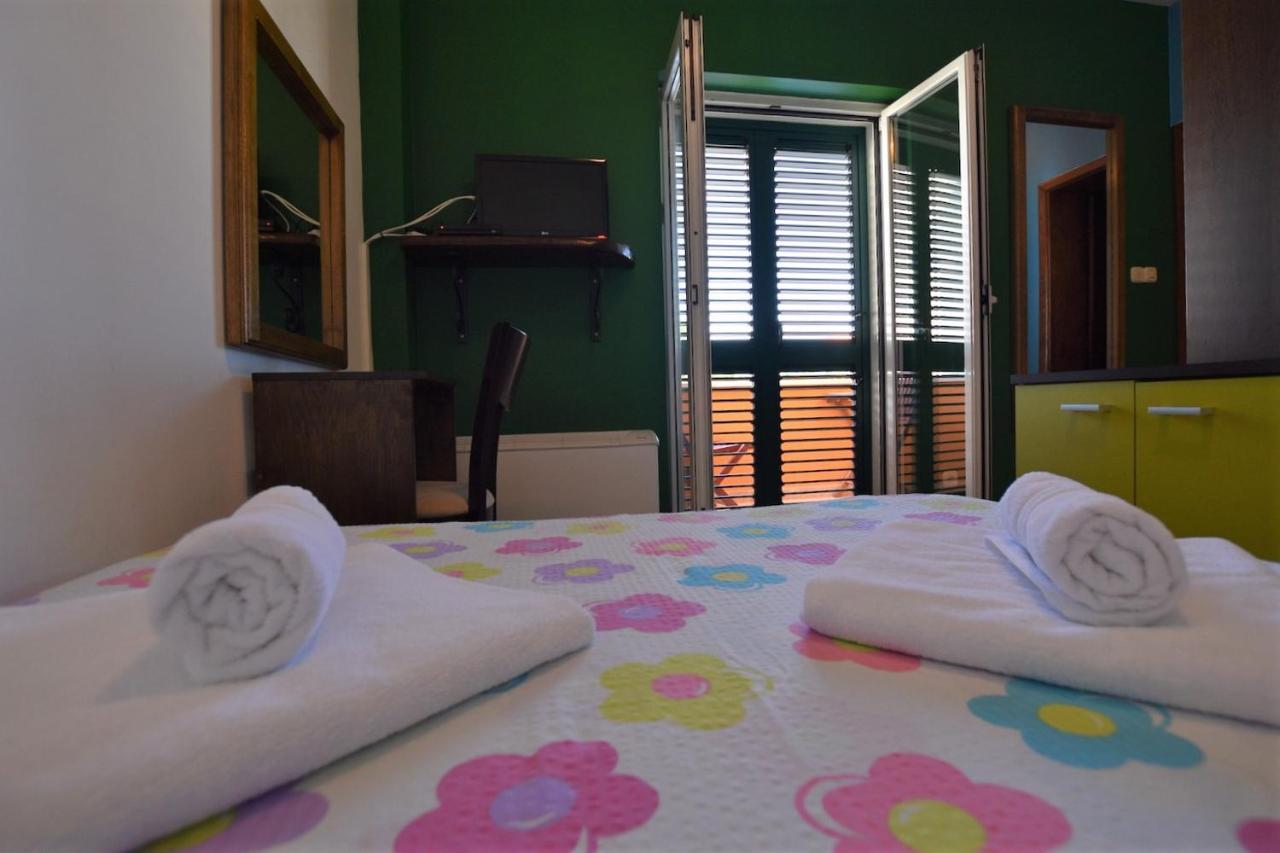 Pansion Hrga Hotel Vodice Exterior foto