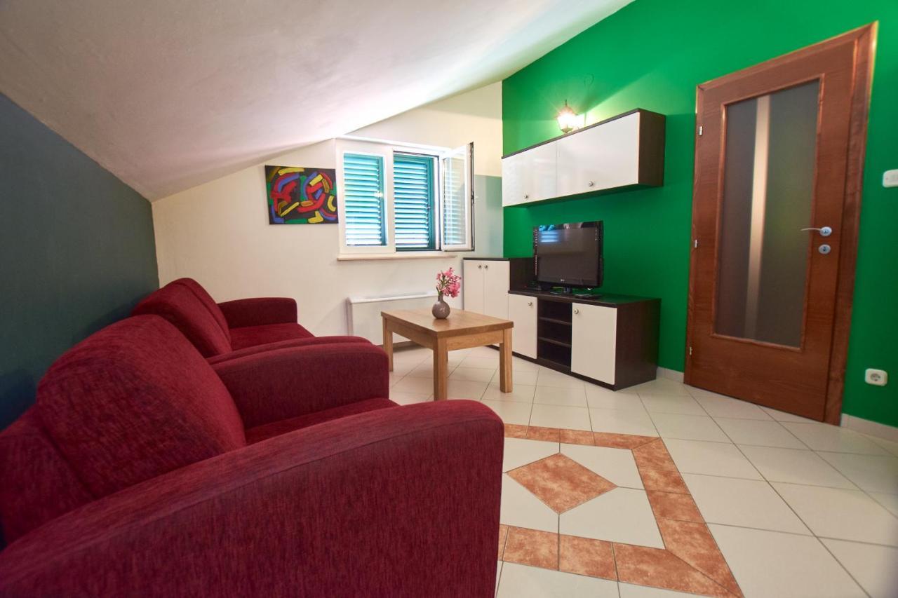 Pansion Hrga Hotel Vodice Exterior foto