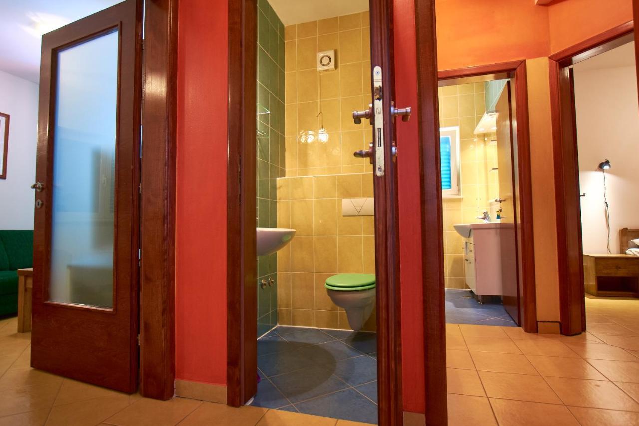 Pansion Hrga Hotel Vodice Exterior foto