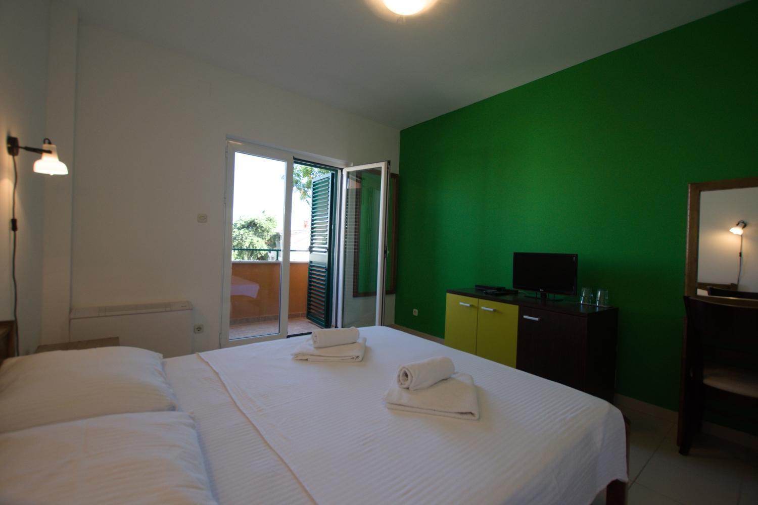 Pansion Hrga Hotel Vodice Exterior foto