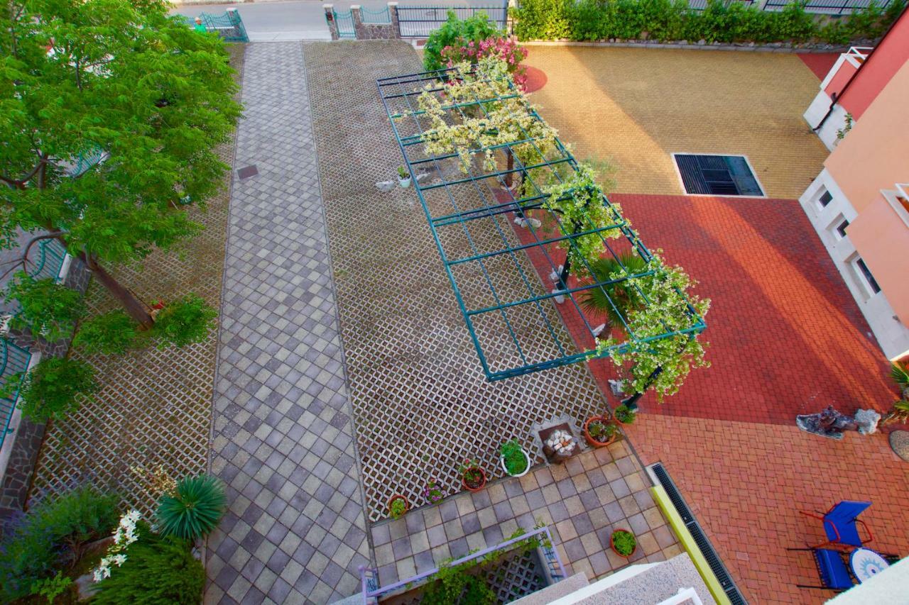 Pansion Hrga Hotel Vodice Exterior foto