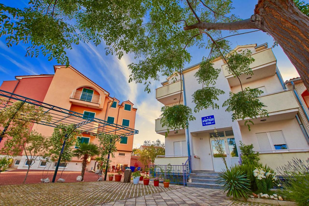 Pansion Hrga Hotel Vodice Exterior foto