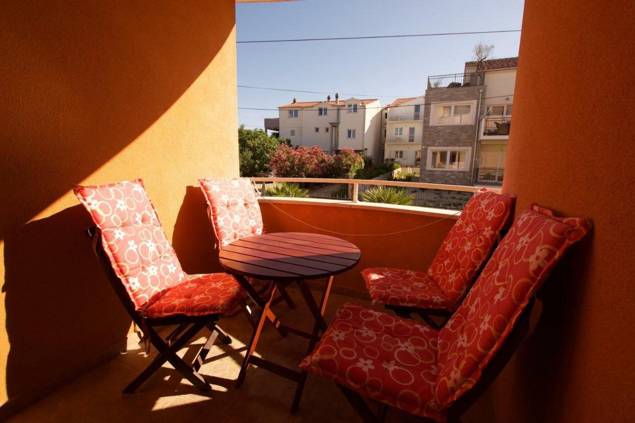 Pansion Hrga Hotel Vodice Exterior foto