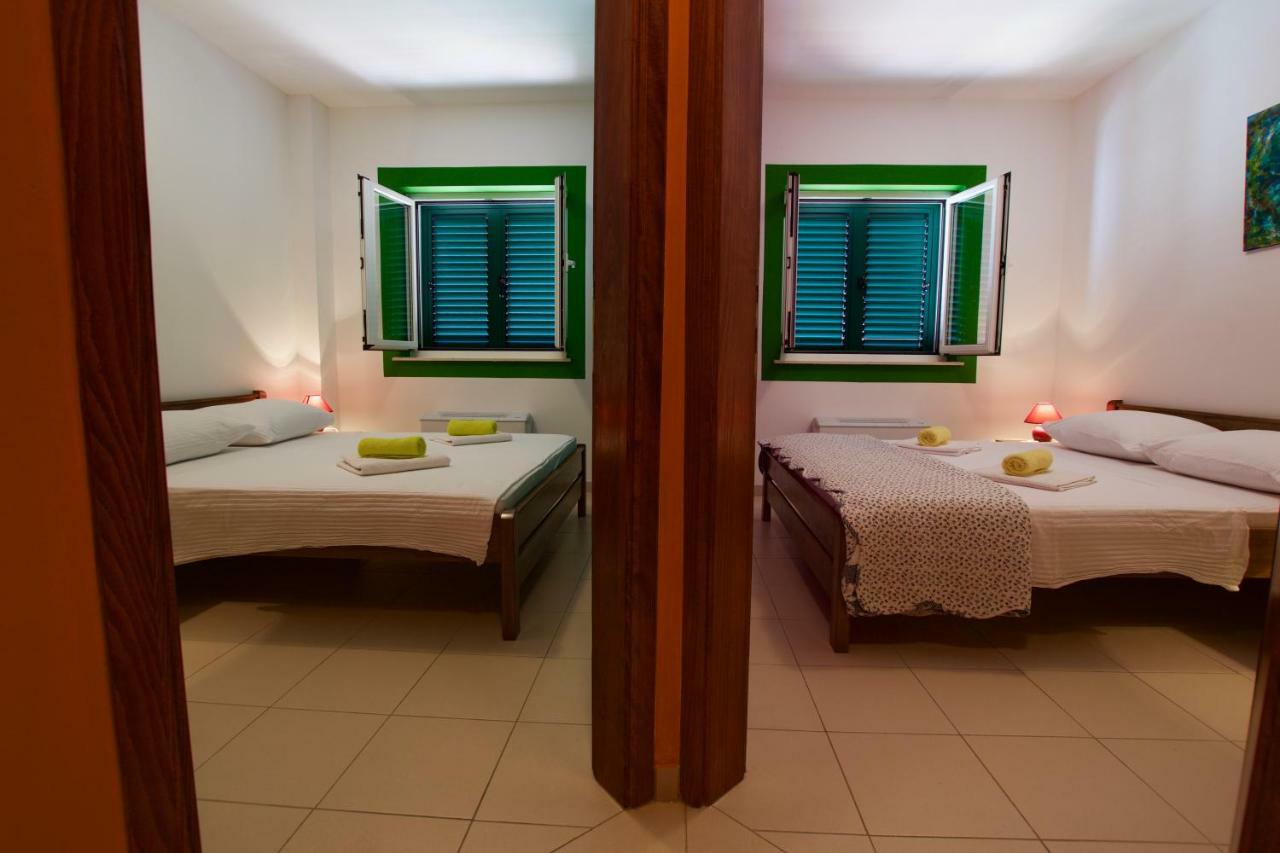 Pansion Hrga Hotel Vodice Exterior foto