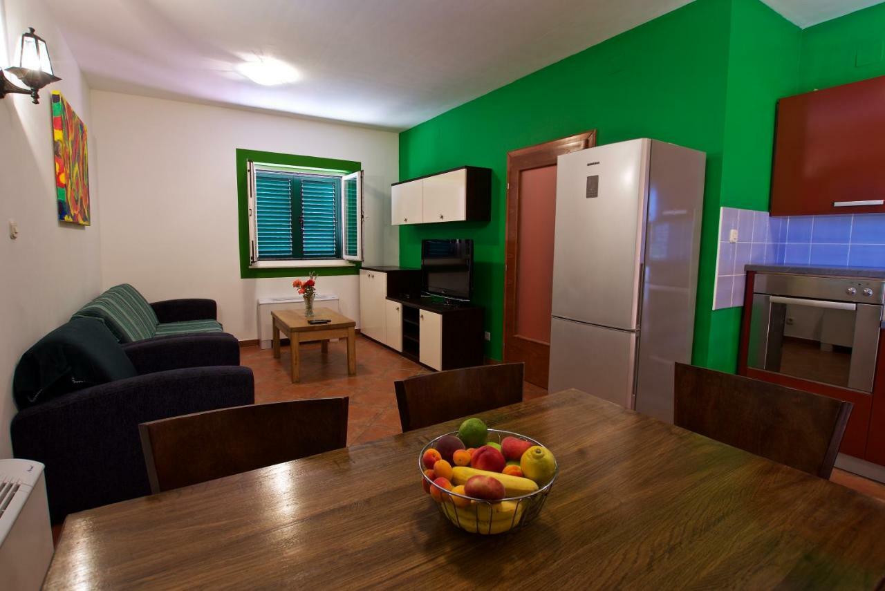 Pansion Hrga Hotel Vodice Exterior foto