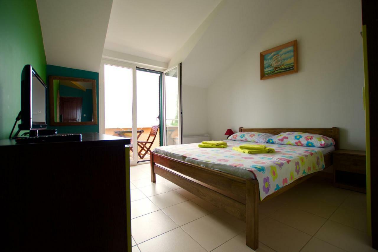 Pansion Hrga Hotel Vodice Exterior foto