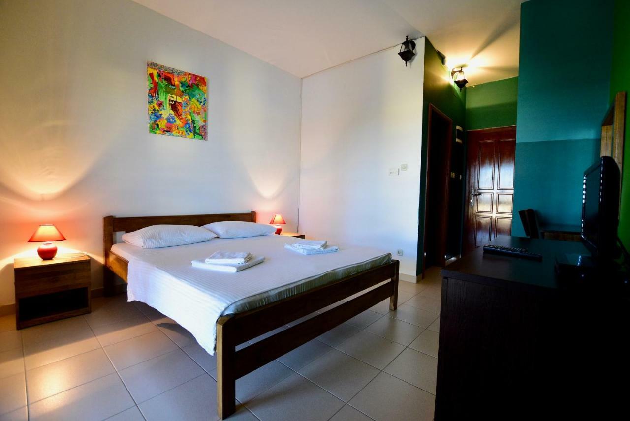 Pansion Hrga Hotel Vodice Exterior foto