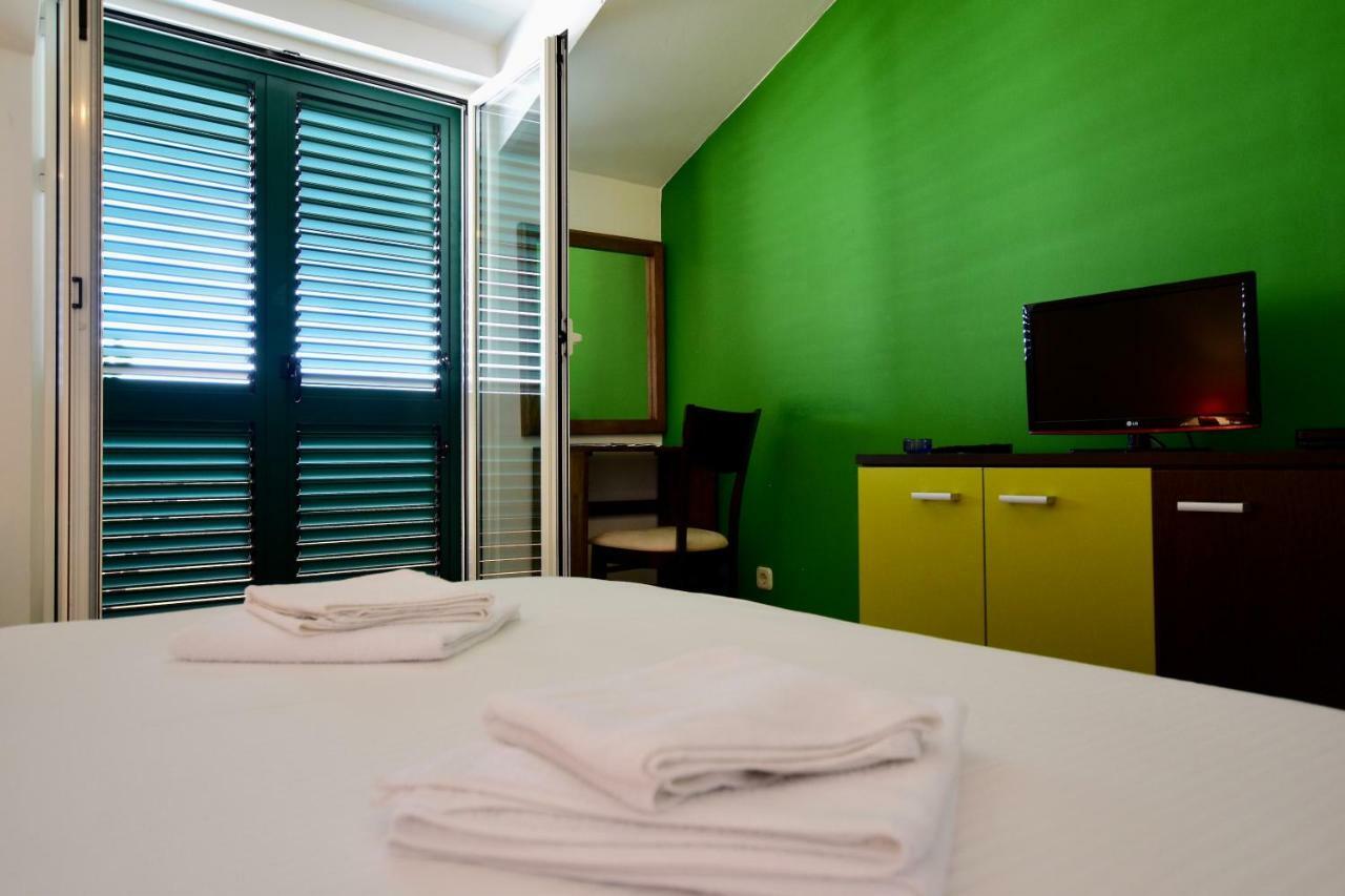 Pansion Hrga Hotel Vodice Exterior foto