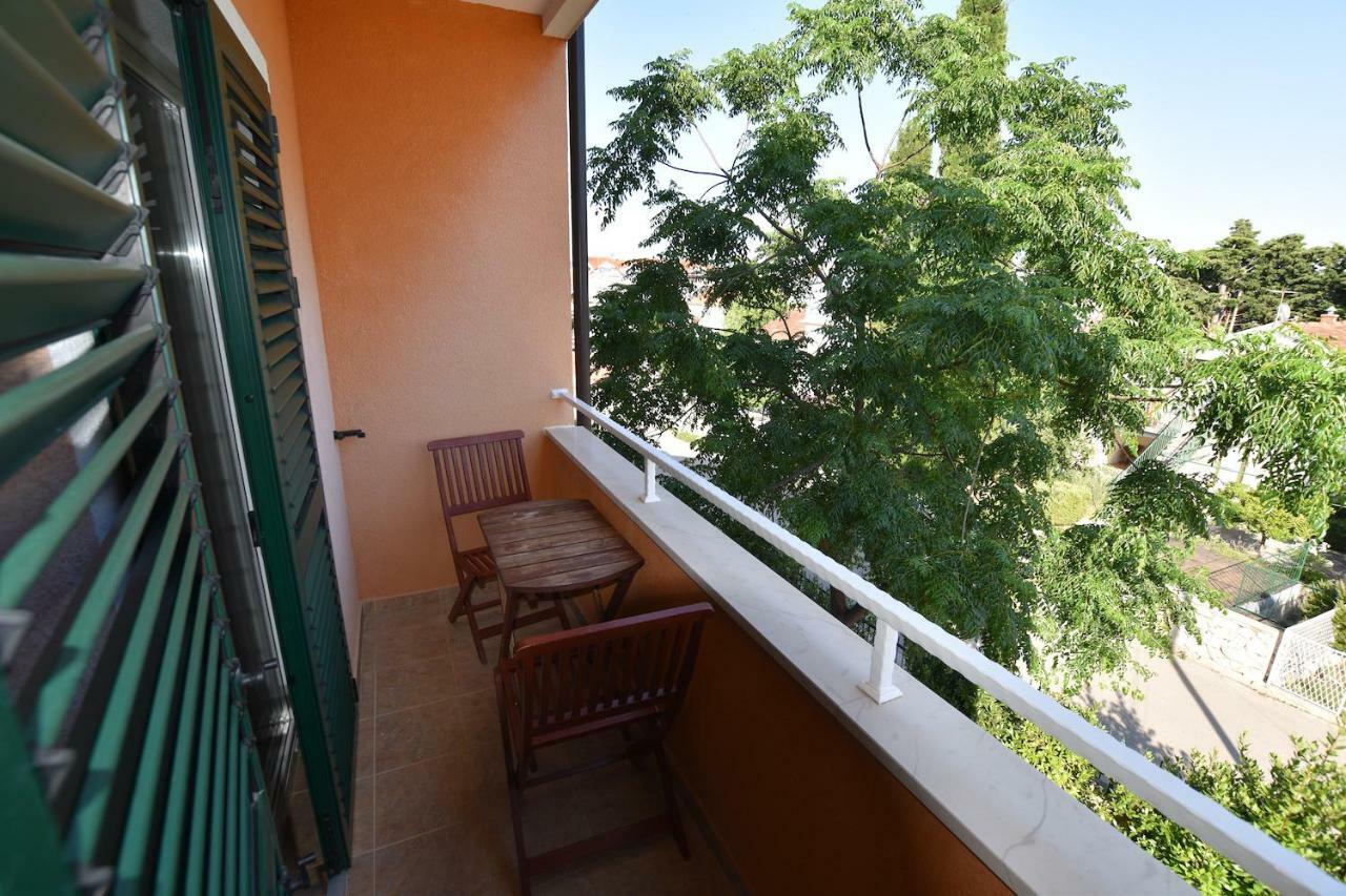Pansion Hrga Hotel Vodice Exterior foto