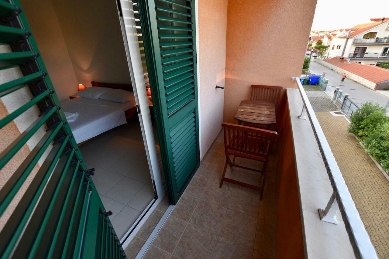 Pansion Hrga Hotel Vodice Exterior foto